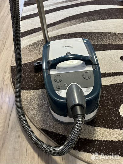 Пылесос Bosch AquaWash