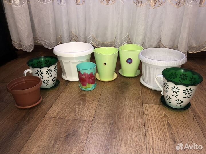 Горшки керамические и пластиковые (много)