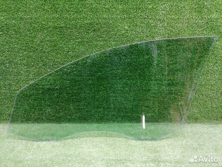 Стекло двери переднее правое Volkswagen Passat B7