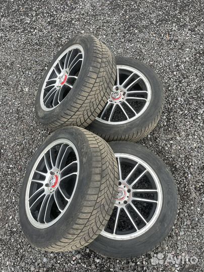 Goodyear UltraGrip Performance 215/55 R17 98