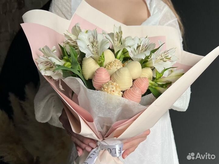 Клубника в шоколаде букеты