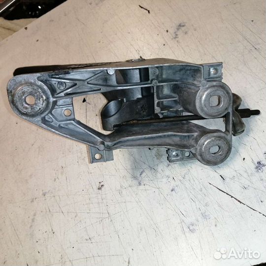 Рычаг стояночного тормоза Volkswagen Golf 5-7