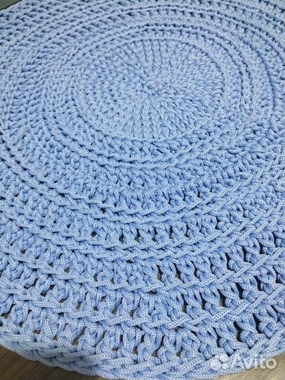 Коврик круглый вязанный