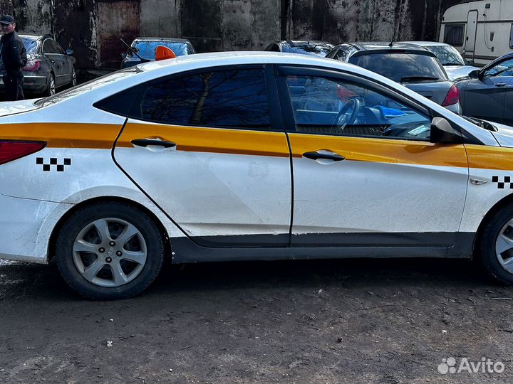 Hyundai Solaris 1.4 AT, 2015, 550 000 км