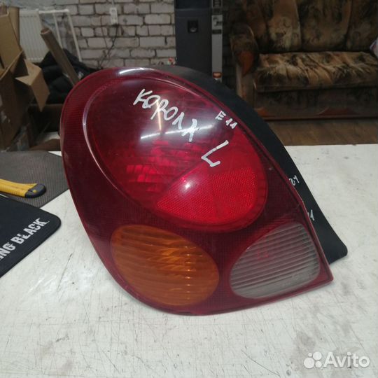 Фонарь левый Toyota Corolla E11