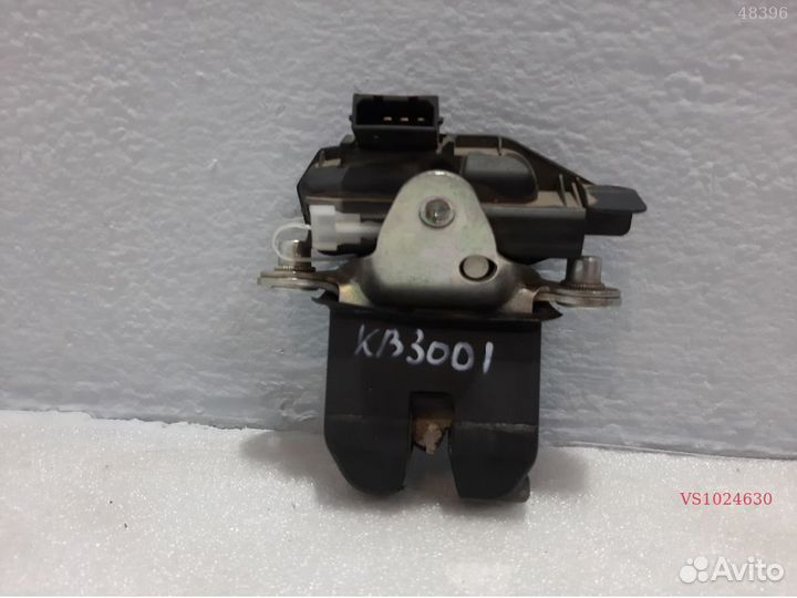 S1024630 Замок багажника skoda roomster