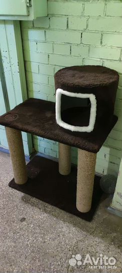 Домик для кошки с когтеточкой бу
