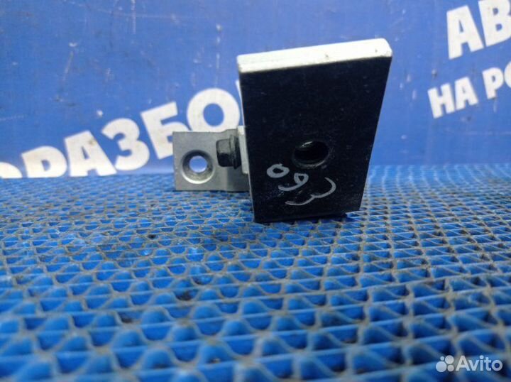 Петля двери Bmw E60 седан 2005