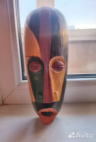 Маска из дерева. Индонезия