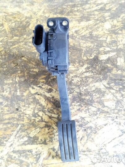 Педаль газа Ford Fusion