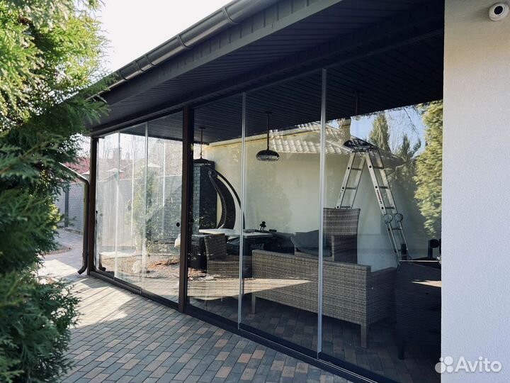 Безрамное остеклениедля террас, веранд, беседок