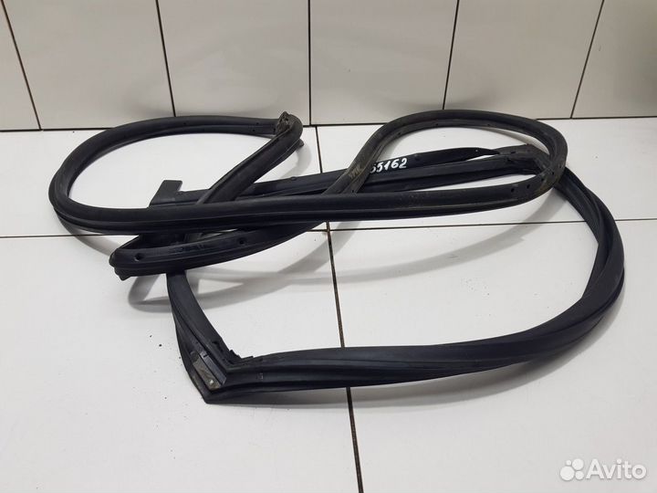 Уплотнитель двери задней левой (Zotye T600)