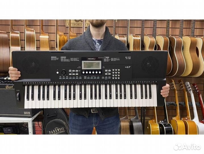 Medeli M17 Синтезатор, 61 клавиша