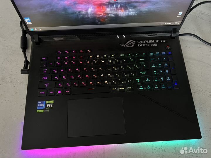 Игровой ноутбук Asus ROG Strix G18