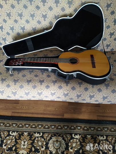 Классическая гитара с кофром