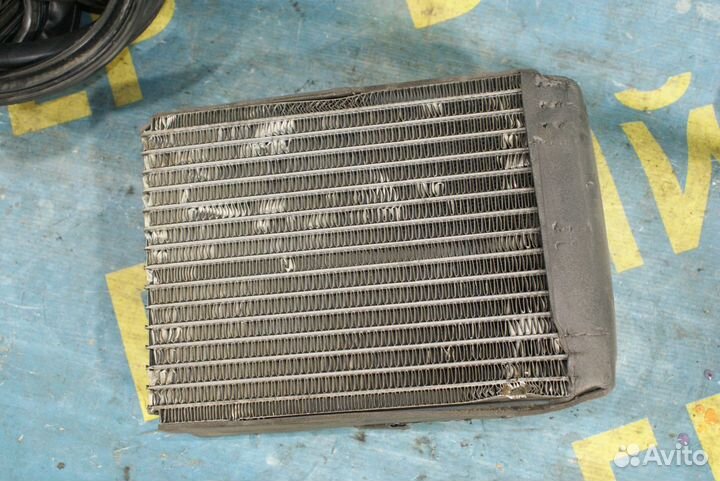 Салонный радиатор кондиционера Toyota Avensis
