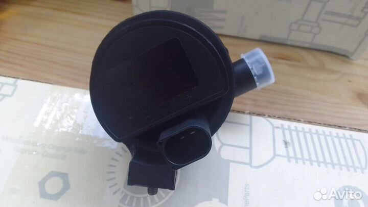 Дополнительная водяная помпа Mercedes S-Class W221