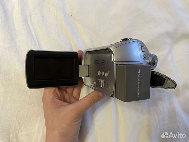 Видеокамера panasonic y2k SDR-H250EE-S