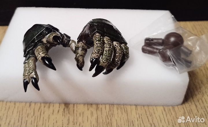 1/6 Predator hands Руки Хищника Hot Toys