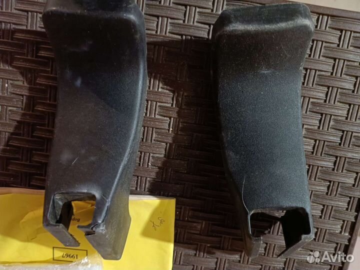 Заглушки направляющих сидения MMC Outlander