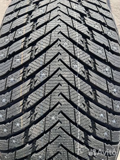 Grenlander Icedefensor Stud II 315/35 R21 129U