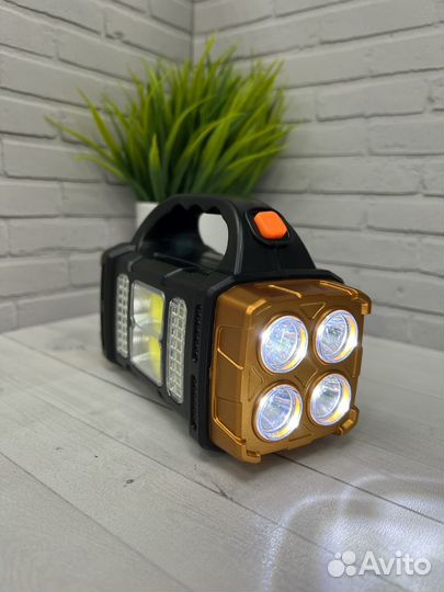Фонарь на аккумуляторе с солнечной батареей