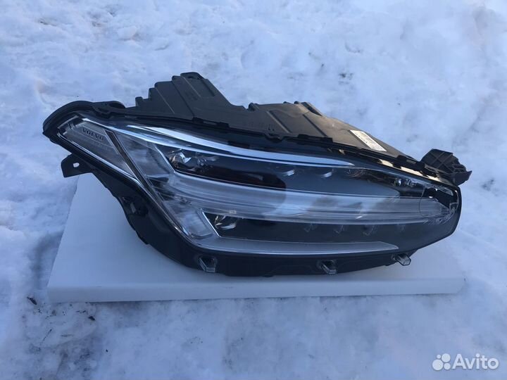 Фара правая Volvo XC90 LED адаптив