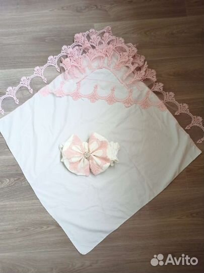 Уголок на выписку с бантом