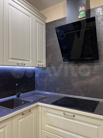 2-к. квартира, 72 м², 9/17 эт.