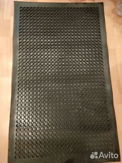 Резиновый коврик