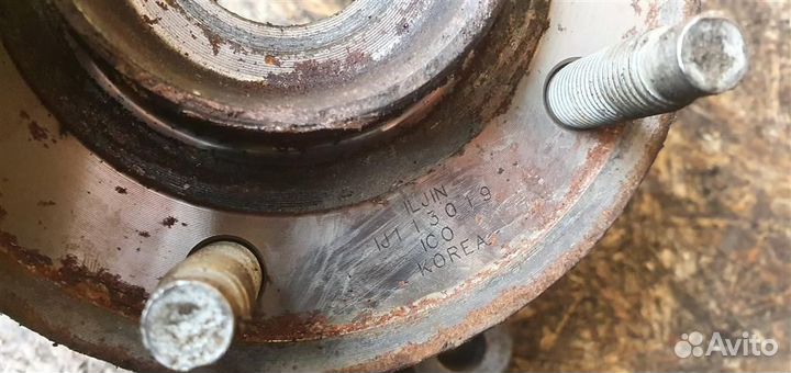 Кулак поворотный передний правый Chevrolet Captiv