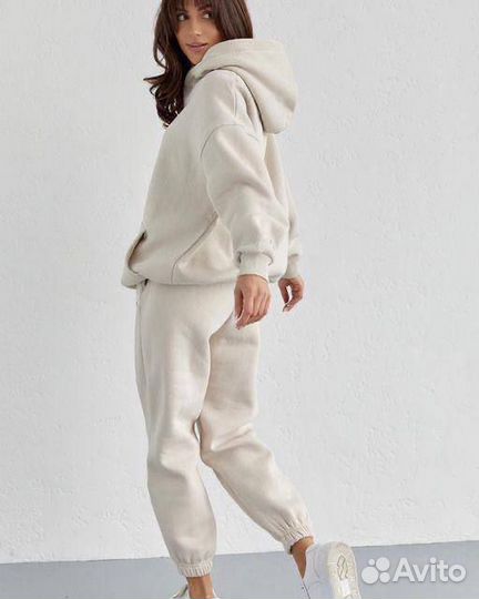 Спортивный костюм женский