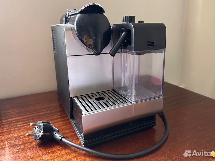 Кофемашина delonghi nespresso с капучинатором