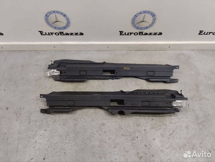 Направляющая шторки багажника Mercedes W164
