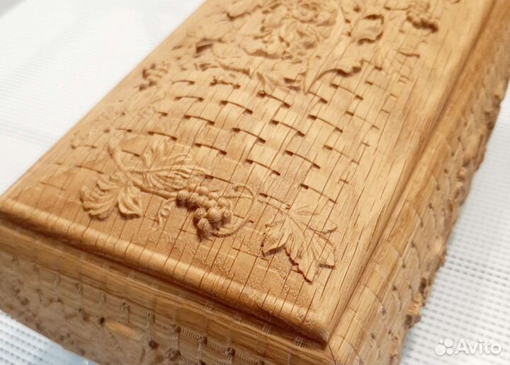 Шкатулка резная деревянная