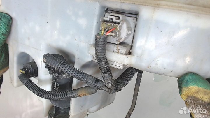 Бачок омывателя Lexus IS, 2006