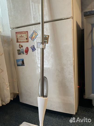 Швабра на липучке с разбрызгивателем