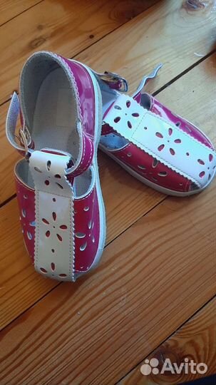 Сандали новые