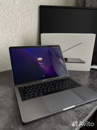 Apple MacBook Pro 13 touch bar