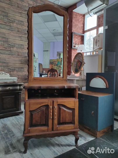 Тумба с зеркалом