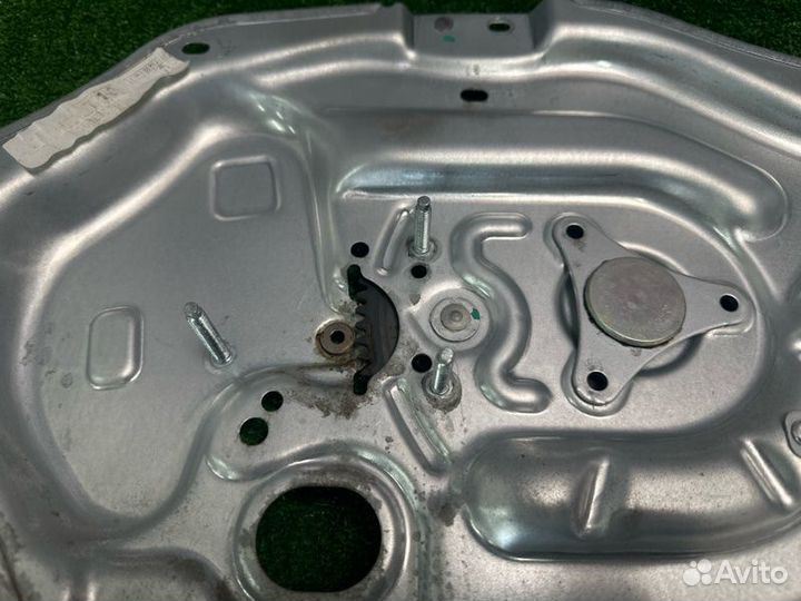 Стеклоподъемник передний правый Kia Cerato 2 TD