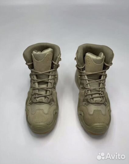 Трекинговые ботинки