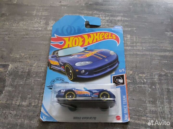 Машинка хотвилс коллекционная dodge viper RT/10