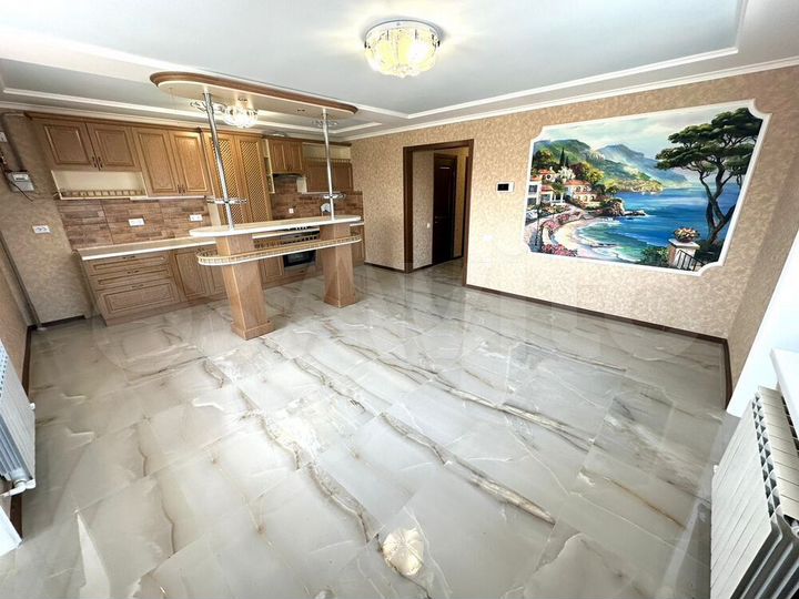 2-к. квартира, 83 м², 5/5 эт.