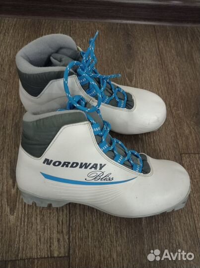 Продам беговые лыжи, ботинки, палки