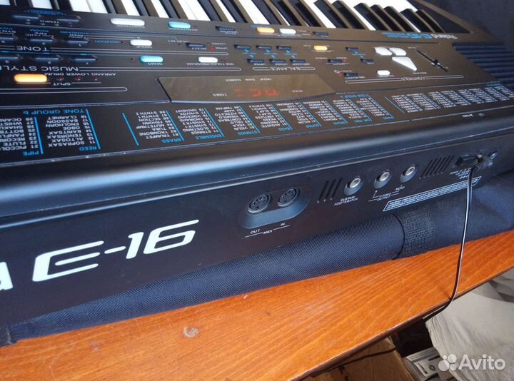 Синтезатор roland E-16