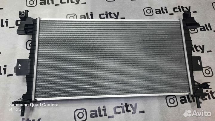 Радиатор охлаждения форд 3 Luzar