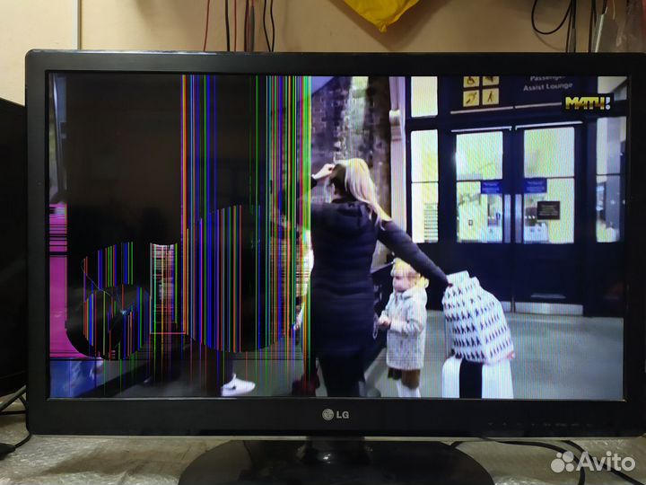 126. TV LG 32LS3500-ZA.brudlju / EBR75097905