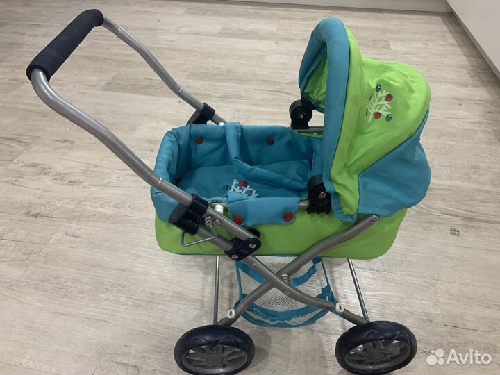 Игрушечная коляска для кукол