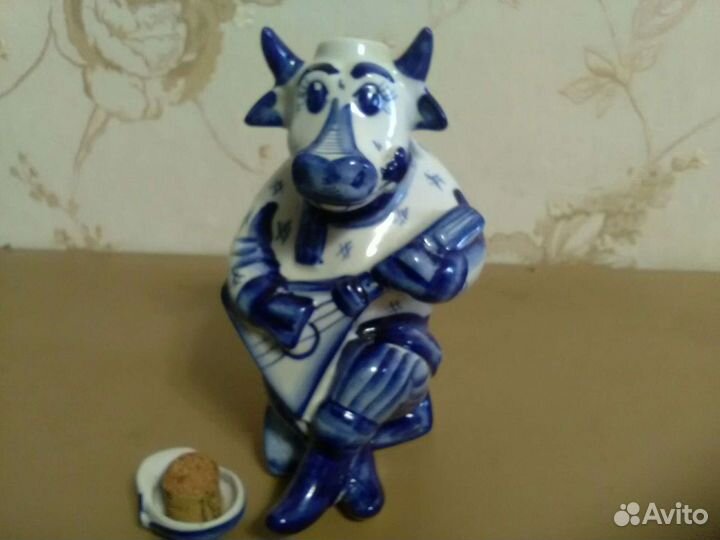 Фарфоровый бык. Гжель